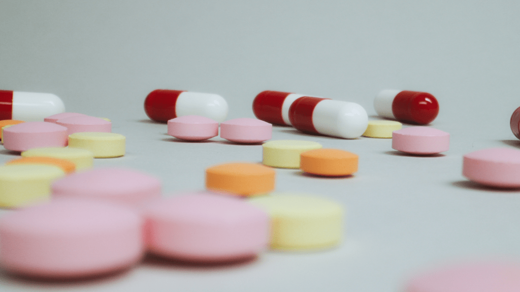 Efektivitas dan Keamanan Targeted Small-Molecule Drugs pada Lupus Eritematosus&nbsp;Sistemik